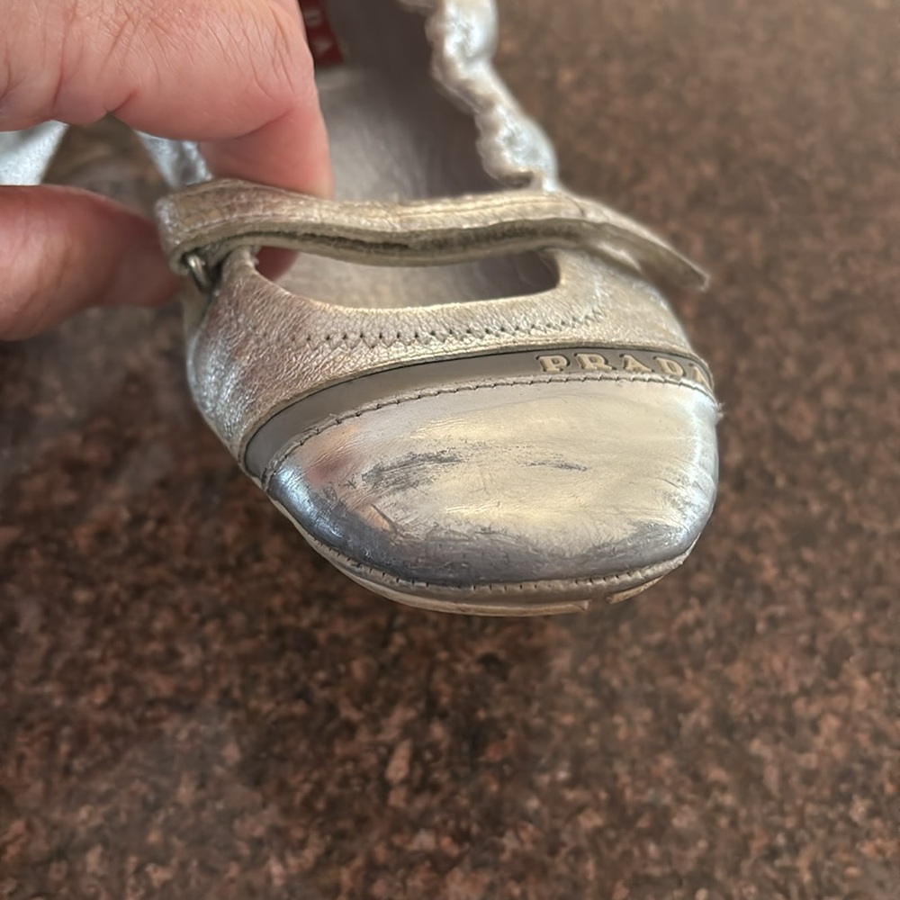 PRADA GIRLS SILVER MARY JANE FLATES-1 - Picture 6 of 13